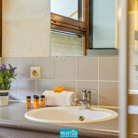 Дом отдыха Zeeanemoon - For 6 Persons Миделкерк